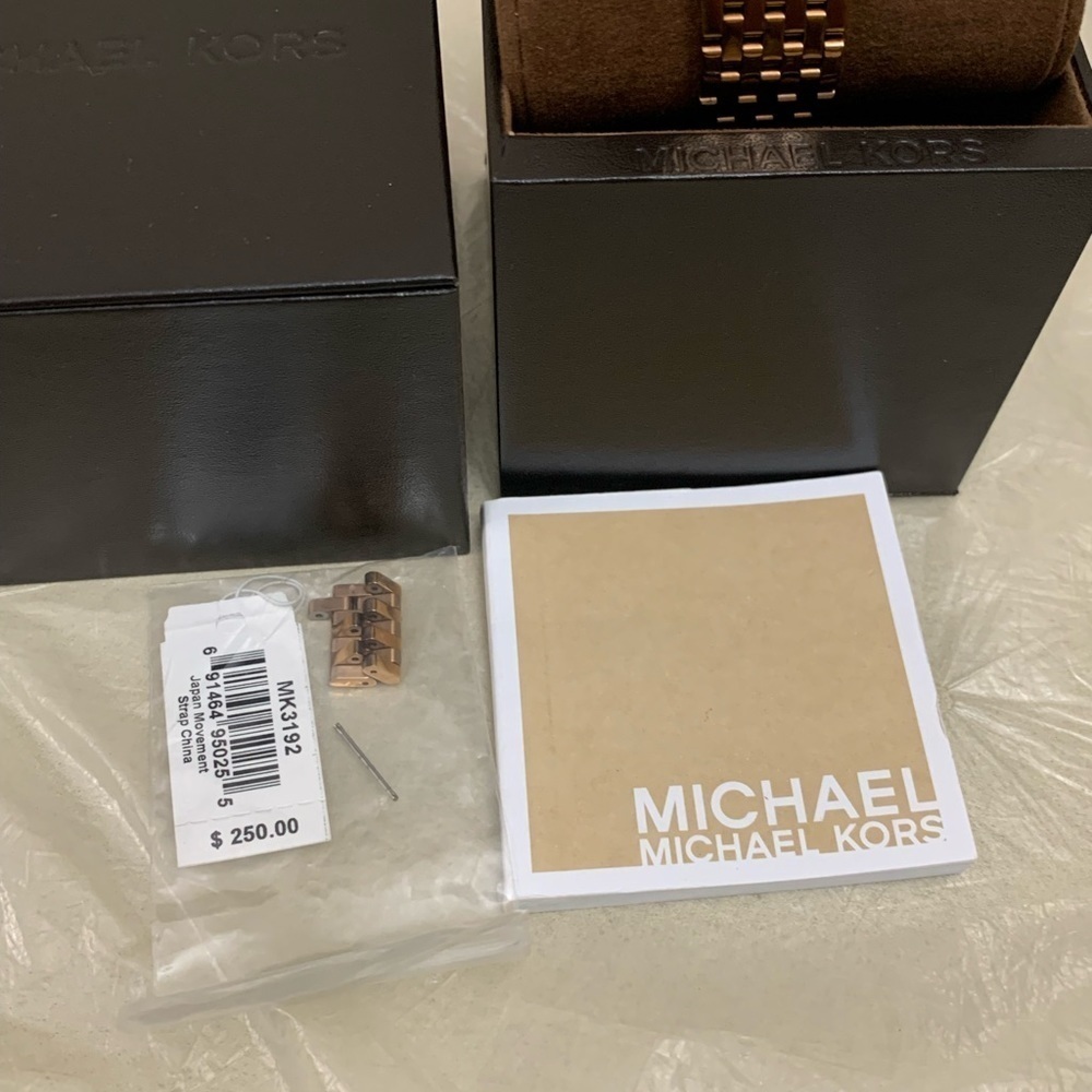 Needs battery- Michael Kors Rose gold watch Michael Kors darci pre-loved - Picture 2 of 10